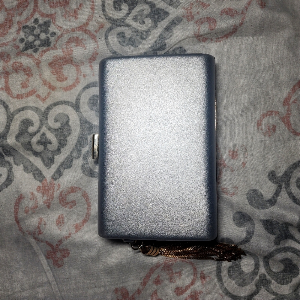 Silver clutch